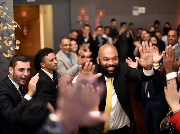 André Borges entrando em evento